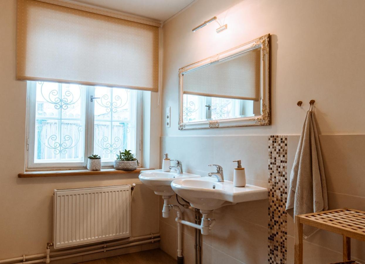 Guest House In Dobele City Center- Pilsetas Maja Exterior foto