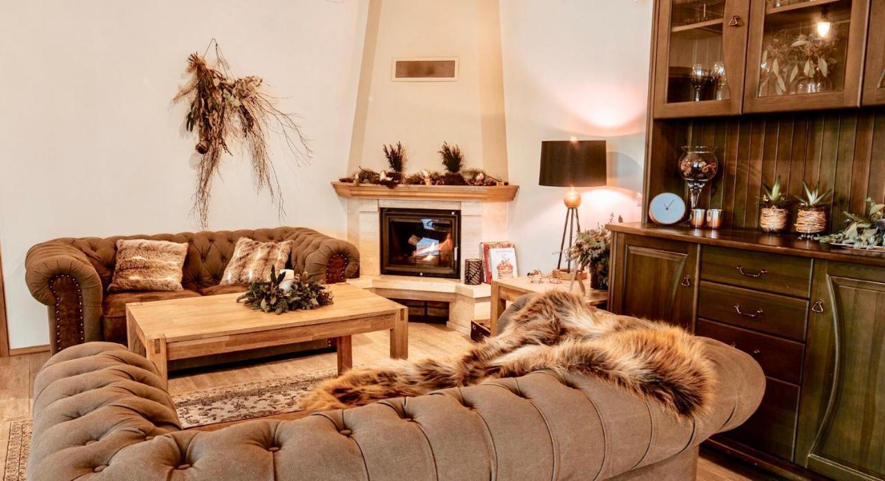 Guest House In Dobele City Center- Pilsetas Maja Exterior foto