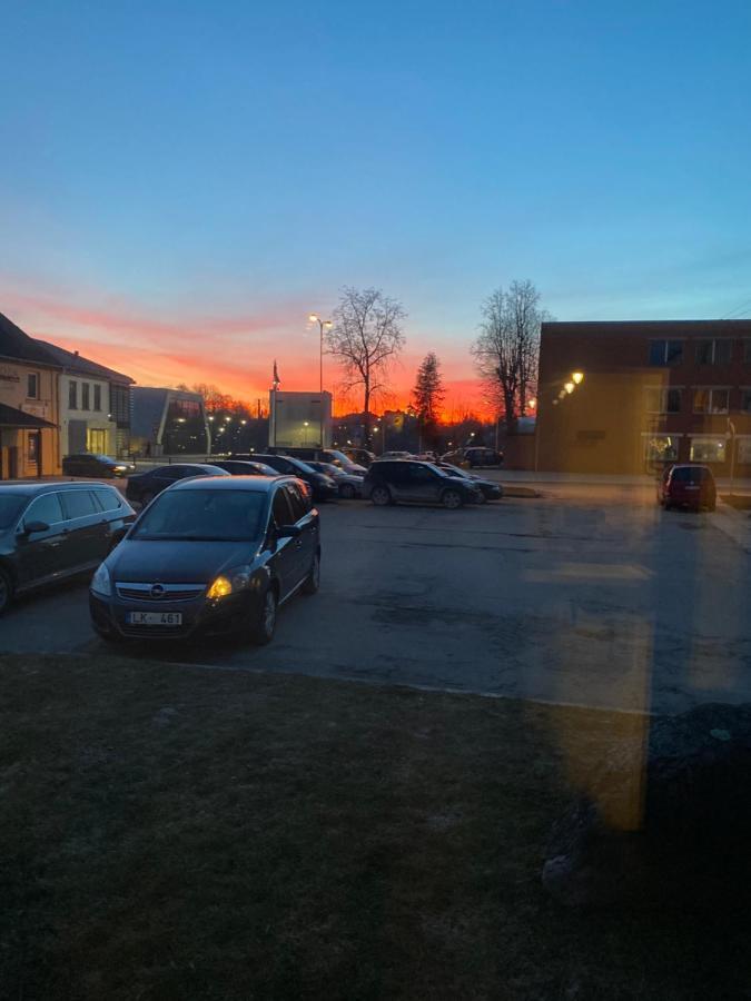 Guest House In Dobele City Center- Pilsetas Maja Exterior foto