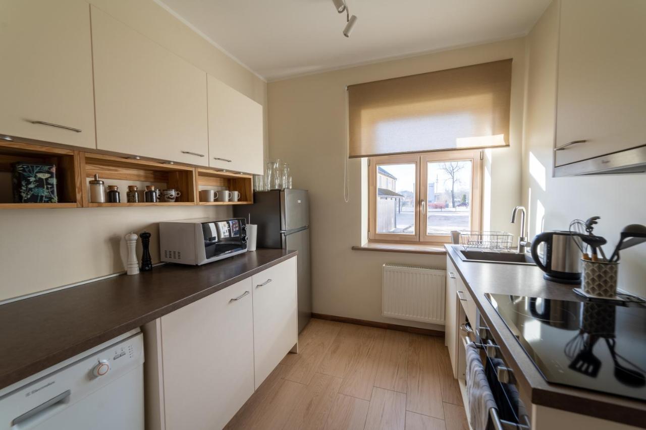 Guest House In Dobele City Center- Pilsetas Maja Exterior foto
