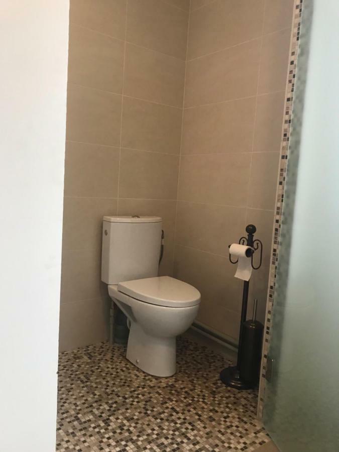 Guest House In Dobele City Center- Pilsetas Maja Exterior foto